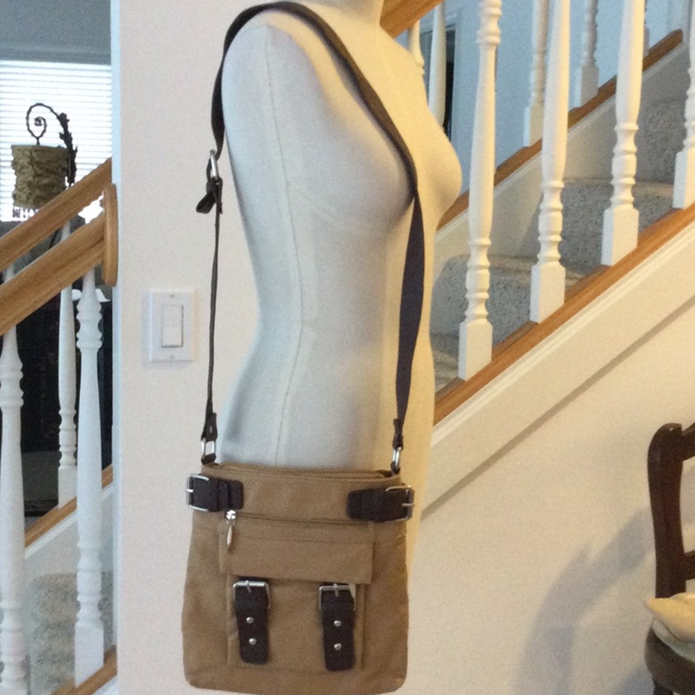 Crossbody handbag
